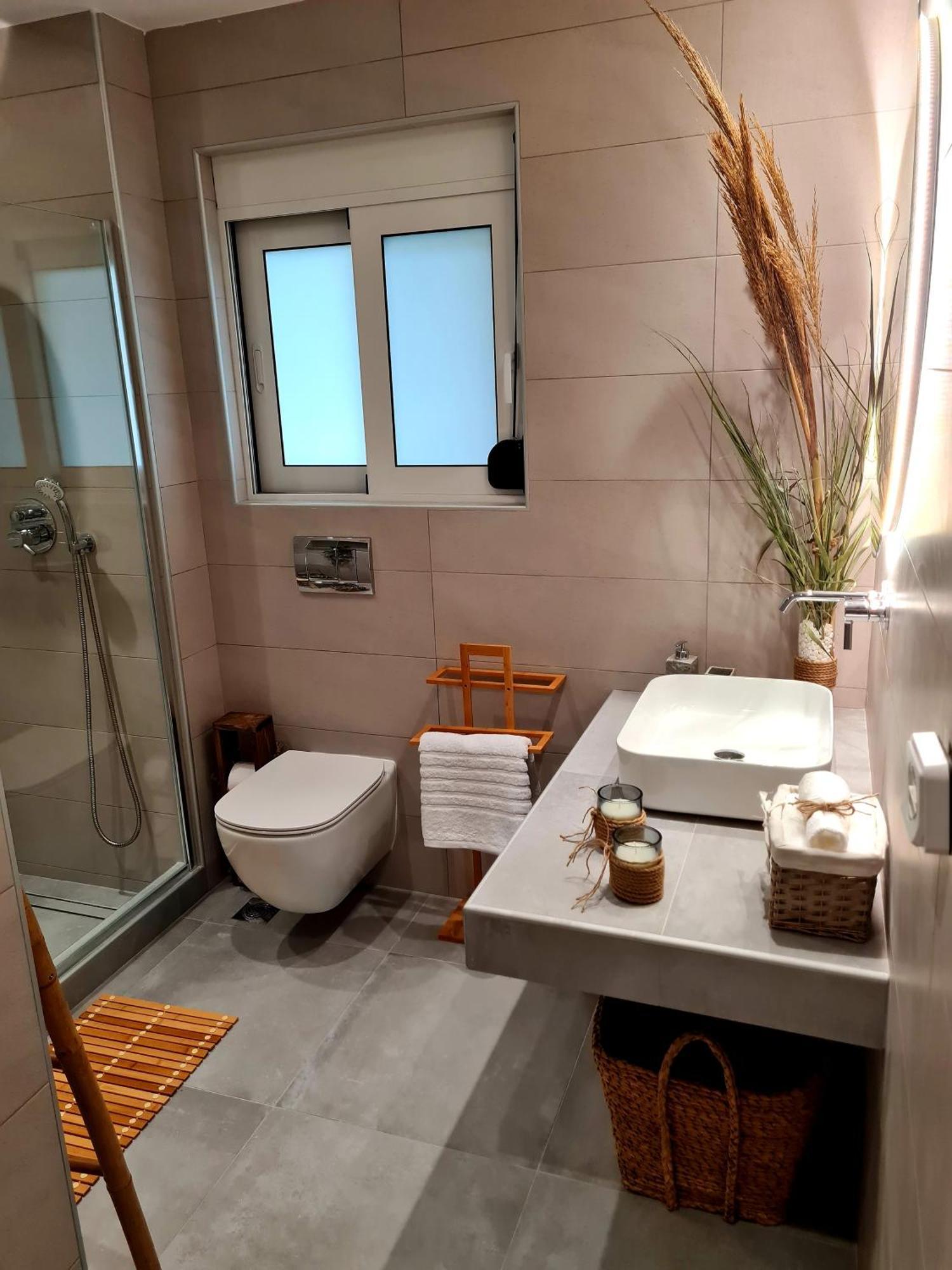 Center Luxury Spacious A&m Apartment