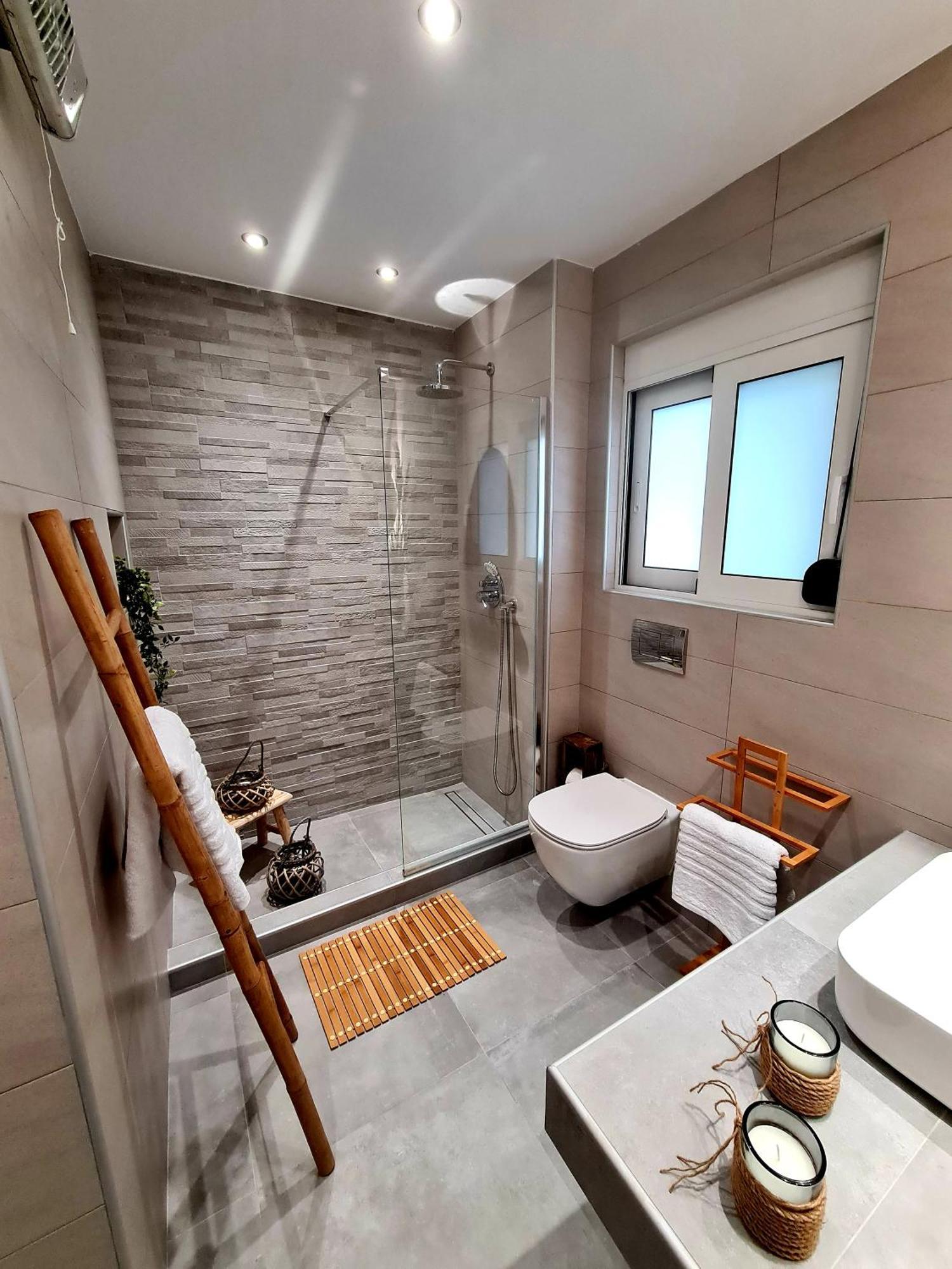Center Luxury Spacious A&m * Rhodes City