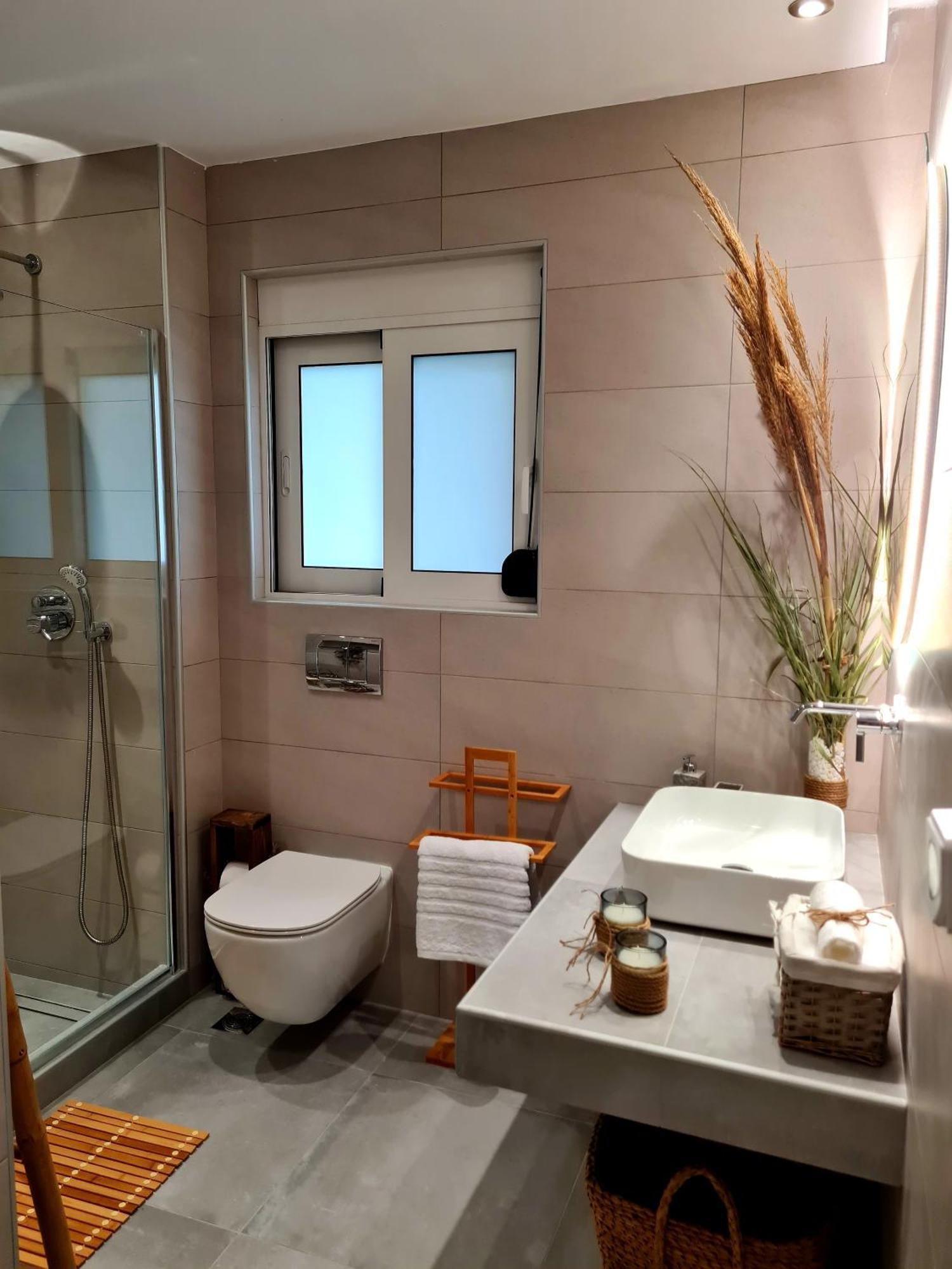 Center Luxury Spacious A&m * Rhodes City